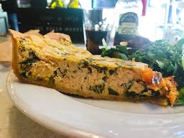 Atelierul de tarte, bucharest picture: DegustÄƒm Tarte La Atelierul De Tarte ReinventeazÄƒ Pavlova Si Quiche Ul Intr Un Locsor Cochet