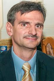 Adam Knapik myśli o kandydowaniu na burmistrza. Tomasz Chiliński jest  lojalny wobec ugrupowania