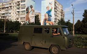Murals bring hope in Ukrainian city under Russian attack | Reuters