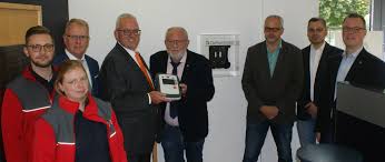 0 60 51 8 20 70; Ubergabe Defibrillatoren Vr Bank Bad Orb Gelnhausen Eg