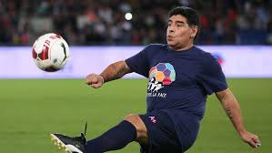 Diego recibió la nacionalidad argentina en el consulado en roma. Diego Maradona Wird 60 Ein Leben Zwischen Ball Lust Und Leiden