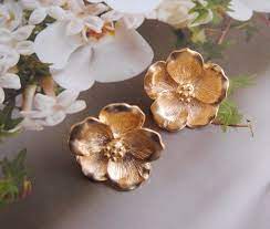 Gold Magnolia Earrings Mother Earrings Stud Flower Earrings Etsy Flower Earrings Studs Flower Earrings Magnolia Jewelry