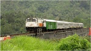 Kereta api kecepatan tinggi ini diklaim dapat memangkas perjalanan dari sebelumnya lebih dari tiga jam menjadi sekitar 40 menit dengan kecepatan 350 kilometer per jam. Rute Jadwal Dan Harga Tiket Ka Argo Parahyangan Jakarta Bandung 2021 Aneka Harga