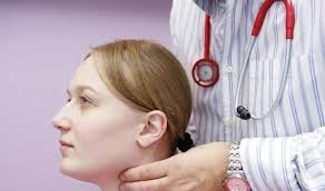Nếu thấy có hạch ở cổ, khàn tiếng, có cảm giác đau. Nhá»¯ng Tin Hiá»‡u Tai Phat Cá»§a Ung ThÆ° Tuyáº¿n Giap La Gi