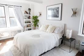 Inside Blogger Lainy Hedaya S Art Filled Nyc Apartment Nyc Apartment Decorating Nyc Apartment Design Apartment Bedroom Decor