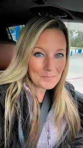 Bobbie Troutman's Instagram, Twitter & Facebook