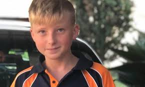 Panicked Sydney parents desperately search for their teenage son in  bushfire danger zone