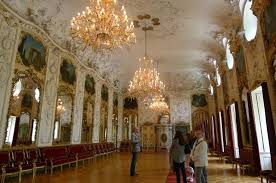 984 dieser gebäude bilden im historischen kern der stadt das ensemble altstadt von regensburg mit stadtamhof. Thurn Und Taxis Castle Ball Room Bild Von Schloss Thurn Und Taxis Regensburg Tripadvisor
