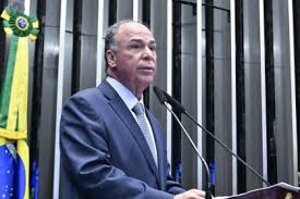 Ex-senador Fernando Bezerra e filhos são alvos da PF por desvio de emendas