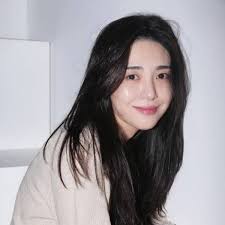 Former aoa member kwon mina has fans worried after she uploaded a concerning photo to her personal instagram. Former Aoa Member Mina Hospitalised After Posting Image Of Injury