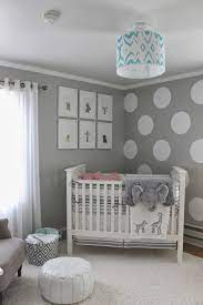 Wandfarbe Grau Und Wand Streichen Muster Weisse Punkte Fur Neutrale Kinderzimmer Gestaltung Baby Furniture Sets Nursery Baby Room Gender Neutral Nursery Decor