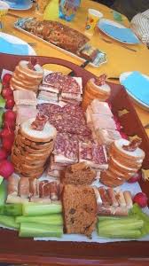 Recette Apero Chateau Fort Pour Enfants Toasts Jambon Saucisson Legumes Un Aperitif Avec Les Enfants En Forme De Chatea Recettes Apero Recette Saucisson
