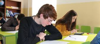 In spanish it's even considered a an alumno is taught by a professor and studies in a school, university or some other institution. Siguen Aprendiendo Los Estudiantes Durante El Covid 19 La Respuesta Podria Obtenerse A Traves De La Evaluacion Formativa