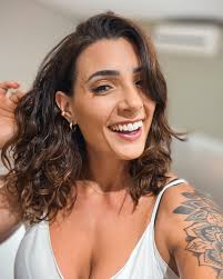 Carol Benedetti's Instagram, Twitter & Facebook