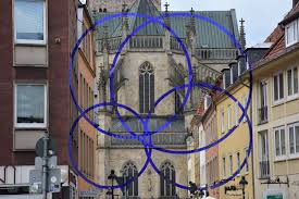 File:Vier blaue Kreise (Felice Varini)15.jpg - Wikimedia Commons