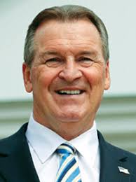 Voters oust Togliatti, elect Kurtz as mayor; Blaze wins as finance  director; two new faces added to council