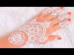 Motif henna tidak selalu rumit ko, berikut ini ada beberapa referensi motif henna yang dapat kamu tiru. Simple White Henna Belajar Henna Untuk Pemula 4 Youtube Tato Henna Desain Henna Henna