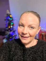 Update* ALL GONE FREE bananas and carrots outside 48 Lane End Road. Please  help yourselves.