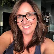 140 Miles of Life: A Remarkable Journey to Self-Acceptance & Love eBook :  Carrera, Veronica : Amazon.in: Kindle स्टोर