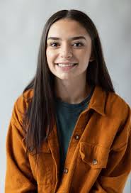 Amanda Hegel's Instagram, Twitter & Facebook