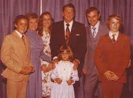 May 25, 2021 · correction (may 25, 2021, 12:25 p.m. Just Look At This Photo Of Ron And Rand Paul S Family With Reagan In 1976 The Atlantic