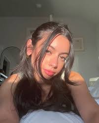 Adriana Pando's Instagram, Twitter & Facebook