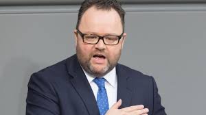 In order to analyse the use and to improve our websites, we would like to use cookies. Wahlen Stuttgart Kein Doppelmandat Fur Badischen Fdp Politiker Politik Sz De