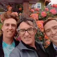 A volcanic eruption in Indonesia has caused widespread flight cancellations  to and from Bali and other local airports.