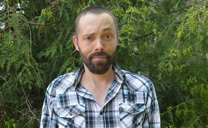 Ticību ģimenes dzīvei zaudēju jau agrā jaunībā." "Lauku sētas" brunču  mednieka Andra stāsts | tv3.lv
