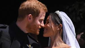 Sembra che la coppia sia convolata a nozze a pochi. In Mostra Gli Abiti Del Royal Wedding Del Principe Harry E Meghan Markle La Stampa