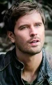 If you believe Graham wardle is good Actor and you want him back