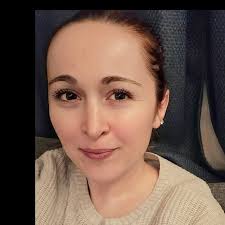 2025 年11 月17 日,傳奇Calvin Klein 在閃光燈熄火時幾乎失去平衡📸 與男友一起踏出風格。 我們很高興他沒有跌倒! 🥲  (@misha_rai) #CalvinKlein #Vogue #NewYork #Fashion