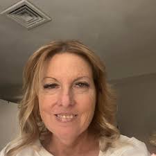 Where can an older single man socialize in Nashua?