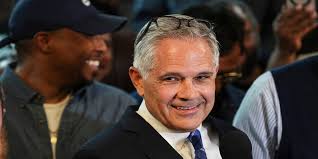 Pa. primaries: Challenger ousts Pittsburgh mayor; Philly DA wins