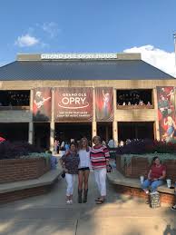 Leanne Phelps (@Lphelps18)