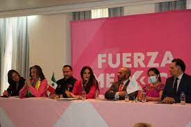 En la imagen les acompañan el aspirante a diputado eric osornio y la presidenta estatal del partido fuerza por méxico, mariana ortiz cabrera. Fuerza Por Mexico Firmo Convenio De Colaboracion Con La Anpert