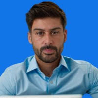 L'IA dans le marketing : ami ou ennemi ? L'intelligence artificielle, c'est  le gros mot à la mode en marketing. Mais est-ce vraiment utile ? La réponse  : OUI, si tu sais