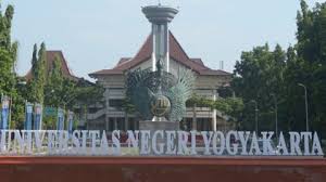 Acara pelantikan rektor universitas amikom yogyakarta dan pengambilan sumpah dilakukan di ruang cinema amikom pada hari rabu, 17. 15 Jurusan Favorit Di Uny Yogyakarta 2021 Kampusaja