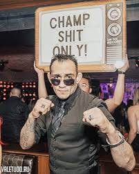 Его жизнь впечатляет больше побед. Toni Fergyuson Protiv Benejla Dariusha Na Ufc 262 Vse Novosti Boksa I Boev Bez Pravil Na Valetudo Ru