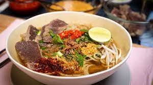 Resepi bihun sup ala thai 1 kg tulang rusuk atau nak guna ayam pun boleh sesekali tukar selera 5 liter air atau bergantung pada. Mee Celop Kelantan Sedak Dooh Youtube