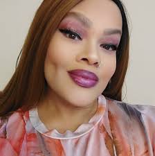 A massive AT&T outage in the Kansas City and Springfield area has many  customers without service. A company spokesman said crews are working  Wednesday to restore service.