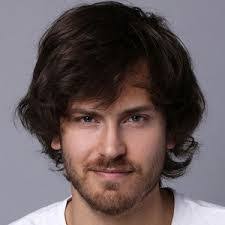 Andres Gil's Instagram, Twitter & Facebook