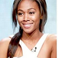 Christina 'Chris' Hunter (played by Nicole Beharie) outfits