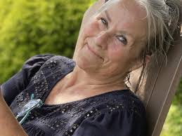 Lori Ling's Instagram, Twitter & Facebook