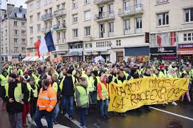 Que cette guerre qui s'ouvre vous soit à toutes et à tous la plus charnelle possible. Caen Gilets Jaunes Pas De Rassemblement Declare A Caen Samedi 8 Decembre