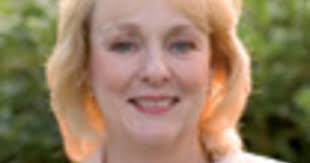 Finance Leader Donna Winn '76 to Speak at Holy Cross