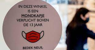 Vanaf 1 december 2020 geldt voor iedereen vanaf 13 jaar de landelijke verplichting om in publieke binnenruimtes een mondkapje te dragen. Mondkapje Nu Echt Verplicht Maar Wie Gaat Dat Dan Controleren Binnenland Ad Nl