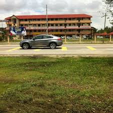 A man who uploaded a comment on facebook about the sultan of kelantan's sister, tengku amalin a'ishah putri almarhum sultan ismail petra, apologised publicly about it today. Sekolah Rendah Agama Tengku Amalin A Ishah Putri 1 Tip De 51 Visitantes