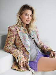 She was the senior communications officer at bill & melinda gates foundation and senior manager, global projects at hsbc. Catherine St Laurent Loud