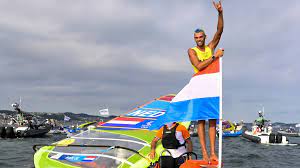 Badloe is nu al zeker van zilver in de eindstand, omdat hij voldoende voorsprong heeft op de franse nummer drie thomas goyard. 2fxlwluuoye Im